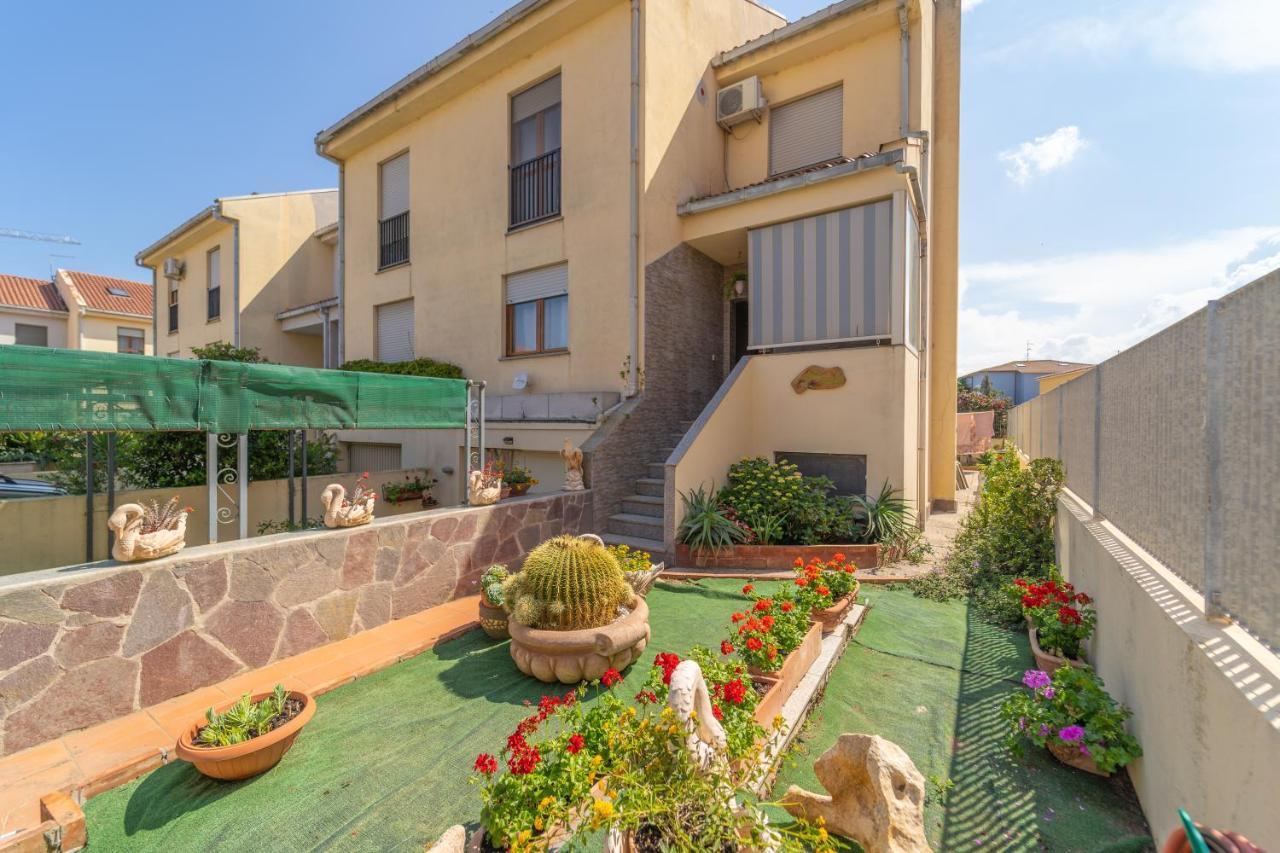 Hotel Domo Nora Olbia Exteriér fotografie