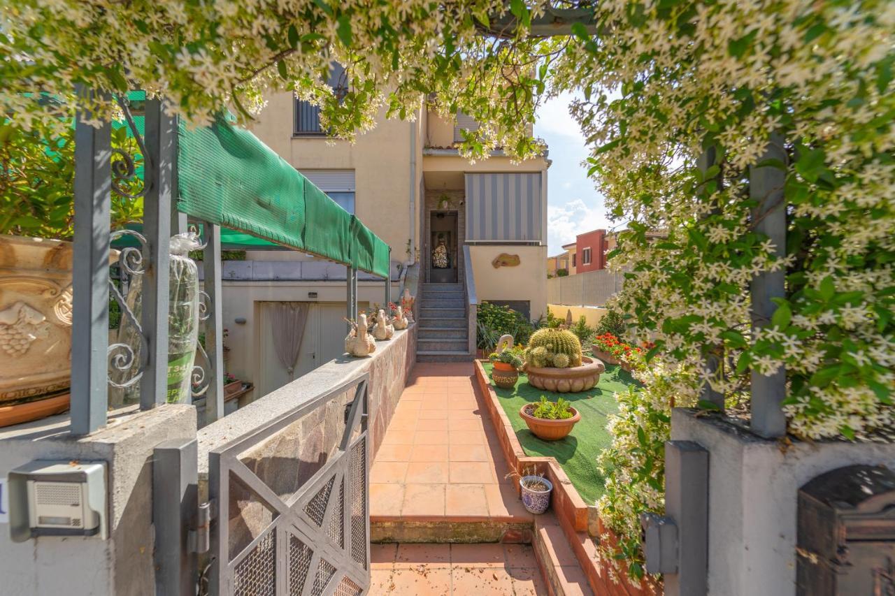 Hotel Domo Nora Olbia Exteriér fotografie